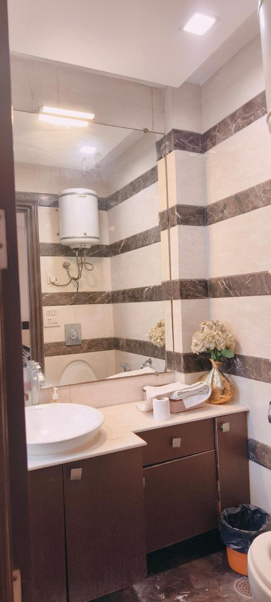 Hostmystay- 3bhk Apartment!greater Kailash 1 New Delhi